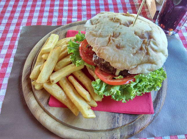 Ok Corral Pizzerija & Grill - Gastronomija in gostinstvo