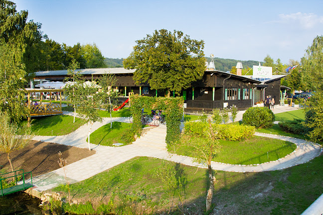 Hladnikova cesta 15, 1000 Ljubljana