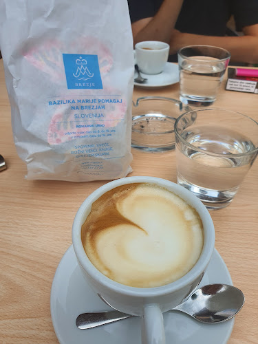 Kavarna pri Baziliki, Brezje - Gastronomija in gostinstvo