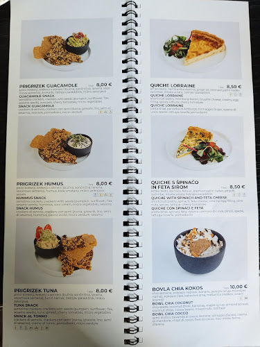 Kavarna Zvezda, Hotel Slon