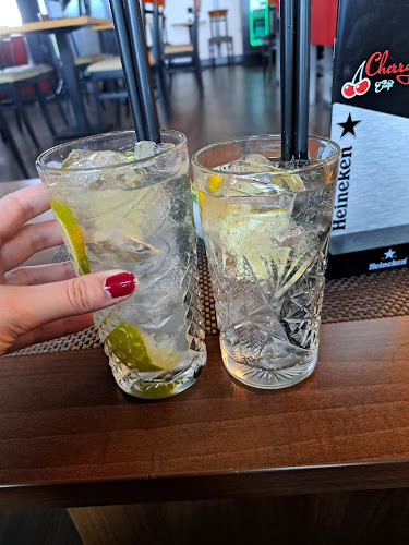 Cherry House Cafe Lounge Bar - Gastronomija in gostinstvo