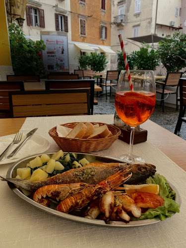 Zelenjavni trg 2, 6330 Piran