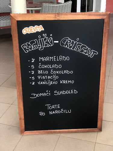Opinii despre Pastry Shop and Café Opera în Portorož - Gastronomija in gostinstvo
