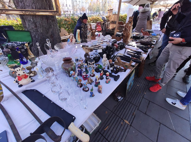 Opinii despre Nedeljski bolšji trg - sejem starin v Ljubljani • Flea Market Ljubljana - Antique fair în Ljubljana - Gastronomija in gostinstvo