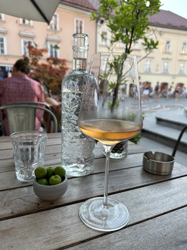 Mestni trg 2, 1000 Ljubljana