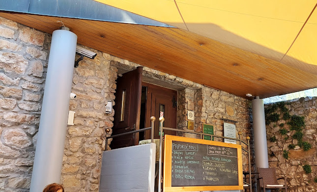 Spodnji trg 1, 4220 Škofja Loka