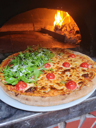 Picerija HITRI - Gastronomija in gostinstvo