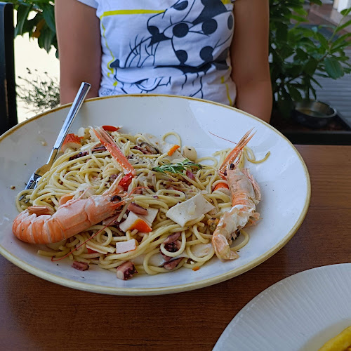 Etna picerija-italijanska kuhinja - Gastronomija in gostinstvo