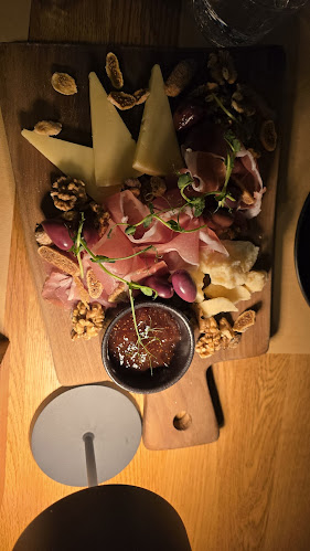 naša hiša | bar & kitchen