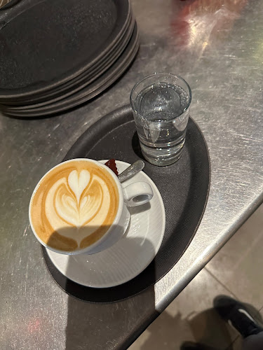 Cafe & Pizzeria Fabula - Gastronomija in gostinstvo