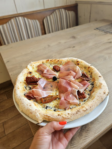 Picerija Botana - Gastronomija in gostinstvo