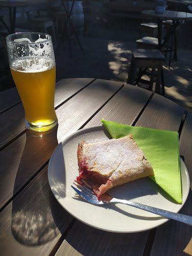 Dom na Joštu - Gastronomija in gostinstvo