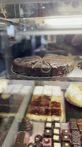 Opinii despre Kavarna Zvezda, Hotel Slon în Ljubljana - Gastronomija in gostinstvo