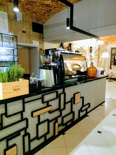 Mestna kavarna - Gastronomija in gostinstvo