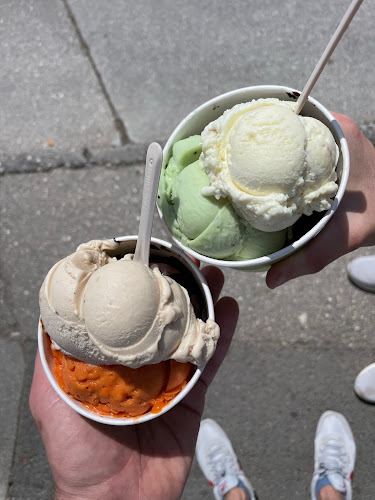 I love Yoogurtlandia