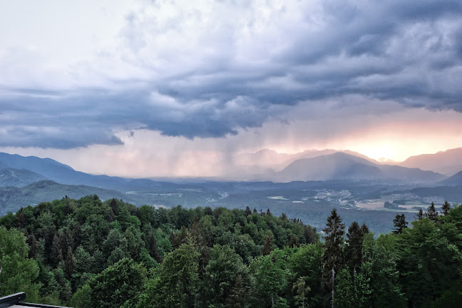 Dom na Joštu - Gastronomija in gostinstvo