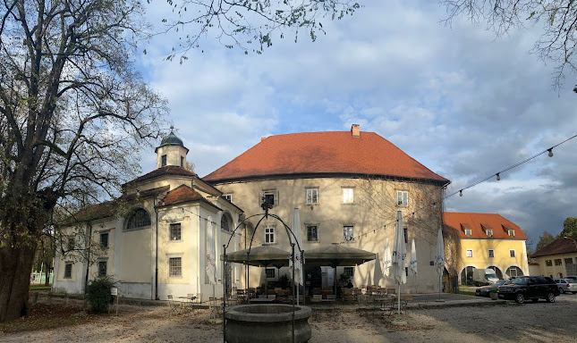 Finisterra Grad Kodeljevo - Gastronomija in gostinstvo