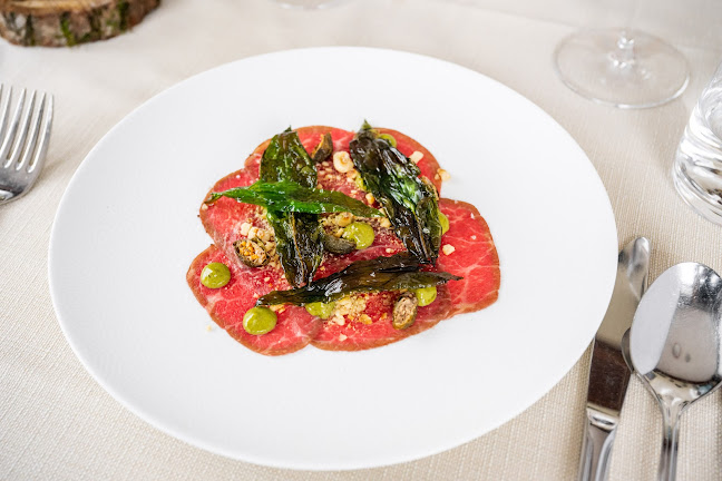 Dvor Jezeršek Brnik - Gastronomija in gostinstvo