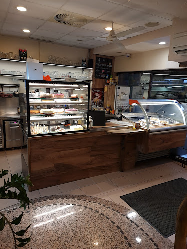 Kavarna In Slaščičarna Palček