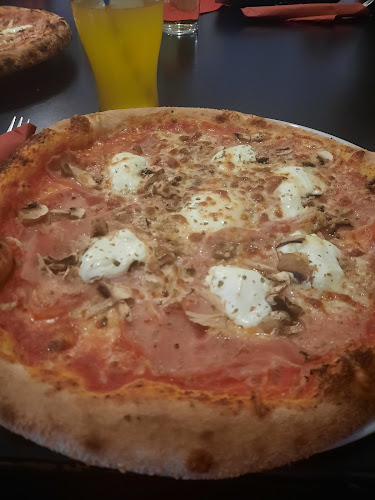 Pizzerija in špageterija "Potepuh", Uroš Mencinger s.p. - Gastronomija in gostinstvo