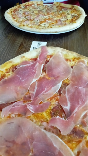 Pizza Petica - Gastronomija in gostinstvo