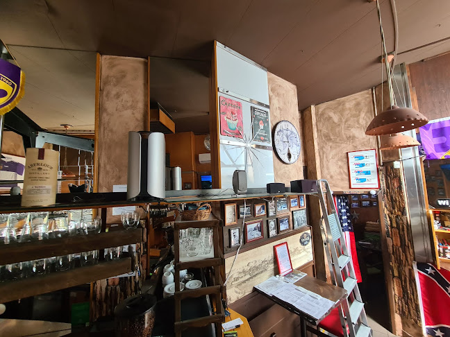 Bar Plato ( prodaja se na novo prenovljen v celoti ) - Gastronomija in gostinstvo