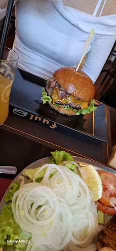 Fuul Burger hiša Vojnik - Gastronomija in gostinstvo