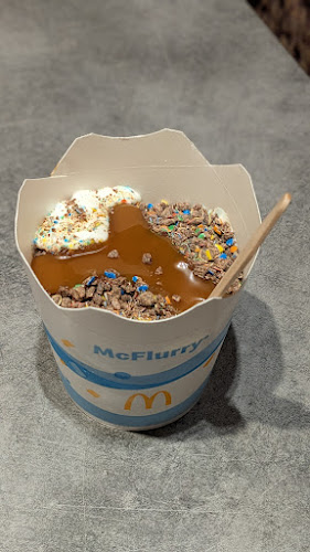 Opinii despre McDonald's în Ljubljana - Gastronomija in gostinstvo