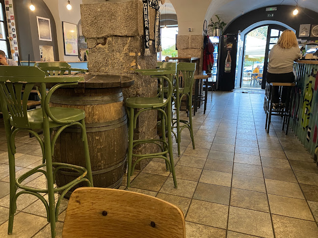 Comentarii opinii despre Pub Lajbah