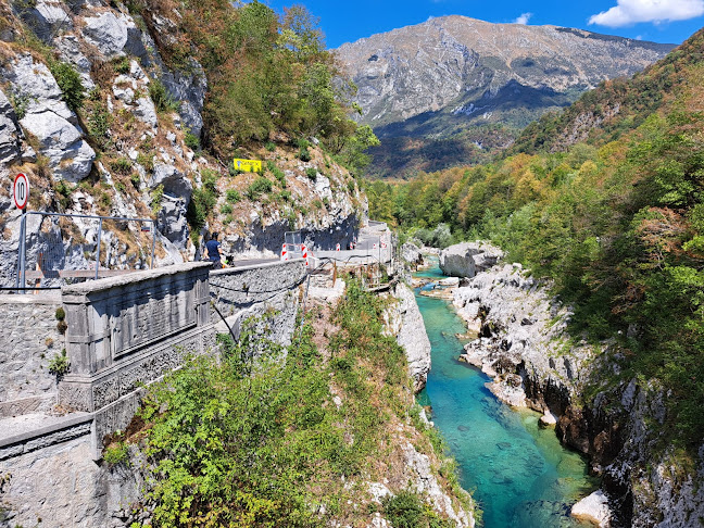Kamp Lazar - Gastronomija in gostinstvo