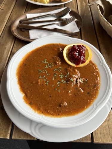 Koča na Gozdu - Gastronomija in gostinstvo