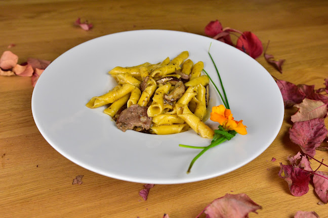 Cesta Zore Perello - Godina 2, 6000 Koper