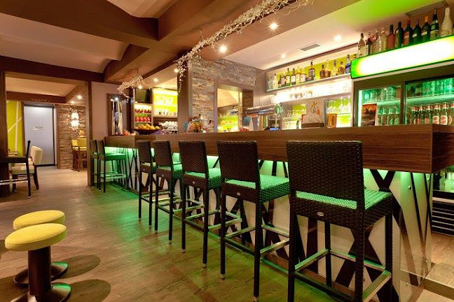 Zajček bar - Gastronomija in gostinstvo