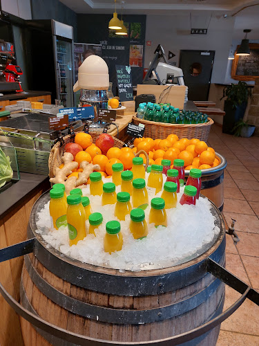 Marché Lom I - Gastronomija in gostinstvo