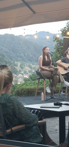 Grajska kavarna Škofja Loka - Gastronomija in gostinstvo