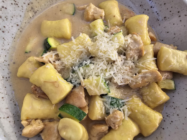 Vodnikov trg 2, 1000 Ljubljana