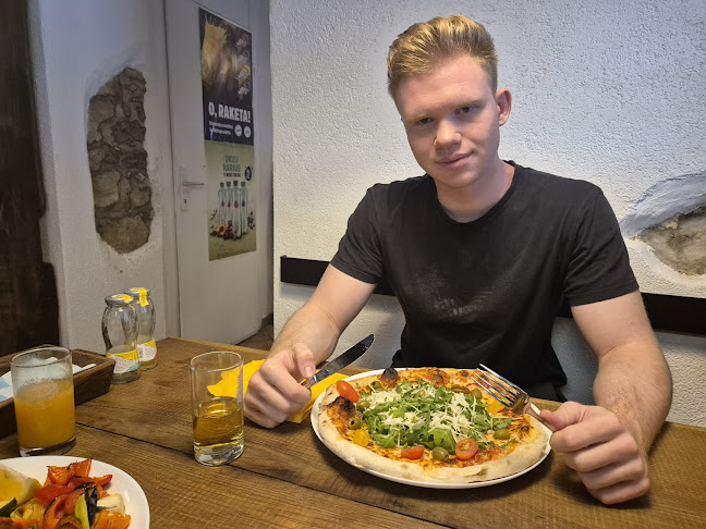 Picerija ,, Pri Mili,,, - Gastronomija in gostinstvo