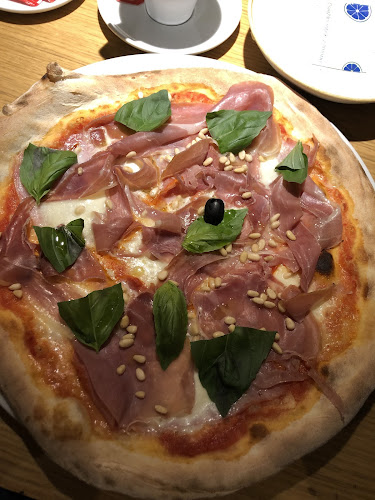 Etna picerija-italijanska kuhinja - Gastronomija in gostinstvo