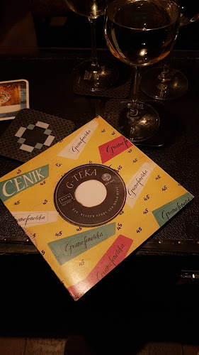 Opinii despre Gramofonoteka în Maribor - Gastronomija in gostinstvo