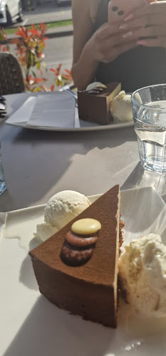 Antoni ice cream - Gastronomija in gostinstvo