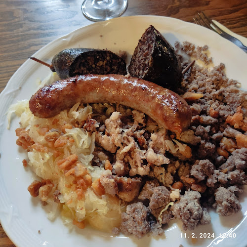 Opinii despre Gostilna pri Obrščaku Katja Ilovar Vidic s.p. în Ivančna Gorica - Gastronomija in gostinstvo