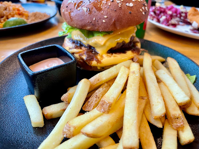 Comentarii opinii despre Restavracija Bežigrajski dvor