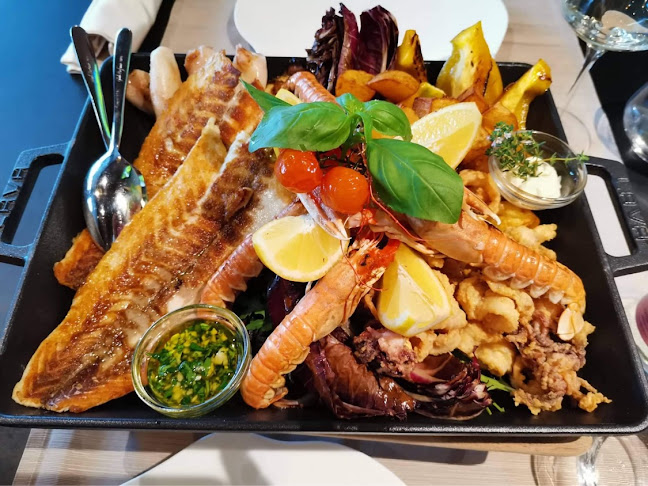 NOE Wine Bar & Restaurant - Volčja Draga