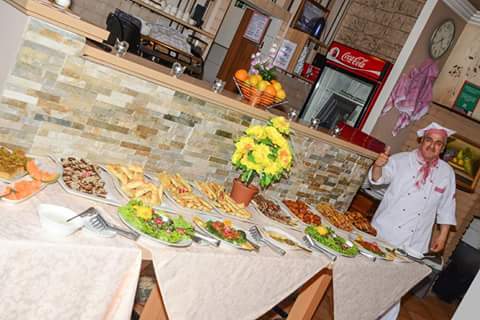 Tsnim arabska restavracija - Gastronomija in gostinstvo