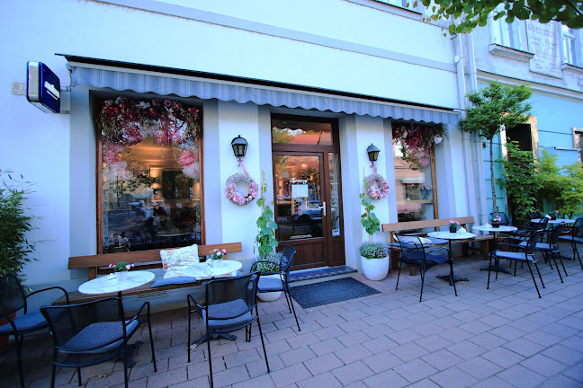 Kavarna Torteraj - Gastronomija in gostinstvo