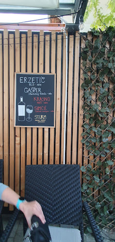 Kavarna Kino - Gastronomija in gostinstvo