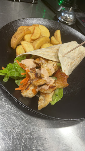 Comentarii opinii despre BURGER HUT TROJA