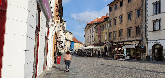 Trigovna Olivers & Co - Gastronomija in gostinstvo
