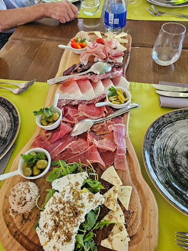 Gostilna Jakomin Kubed - Elvis Jakomin s.p. - Gastronomija in gostinstvo