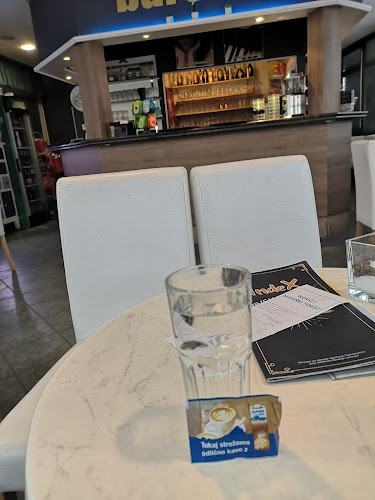 Okrepcevalnica in slasticarna Index Franc Romih s.p. mariborska cesta 2 ,3000 celje - Gastronomija in gostinstvo